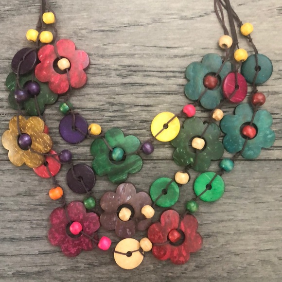 Boho hand made wooden woman’s necklace - Picture 3 of 8